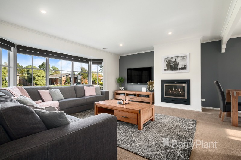 6 Chedworth Court, Kilsyth South, VIC 3137, Kilsyth South - Thumbnail 2