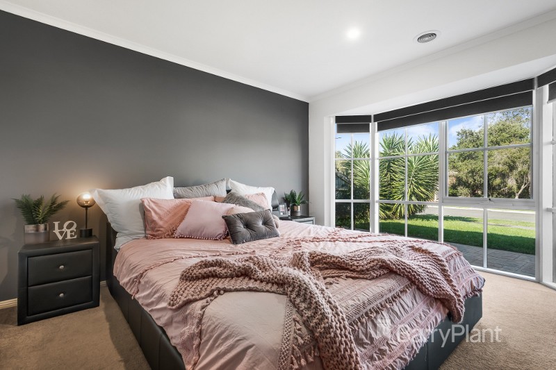 6 Chedworth Court, Kilsyth South, VIC 3137, Kilsyth South - Thumbnail 4