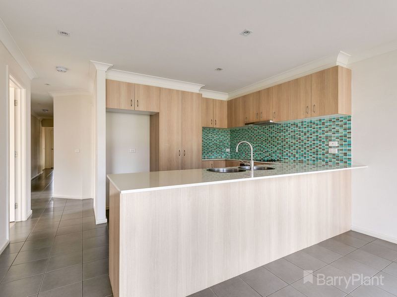 6 Cherry Blossom Chase, Pakenham, VIC 3810, Pakenham - Thumbnail 4