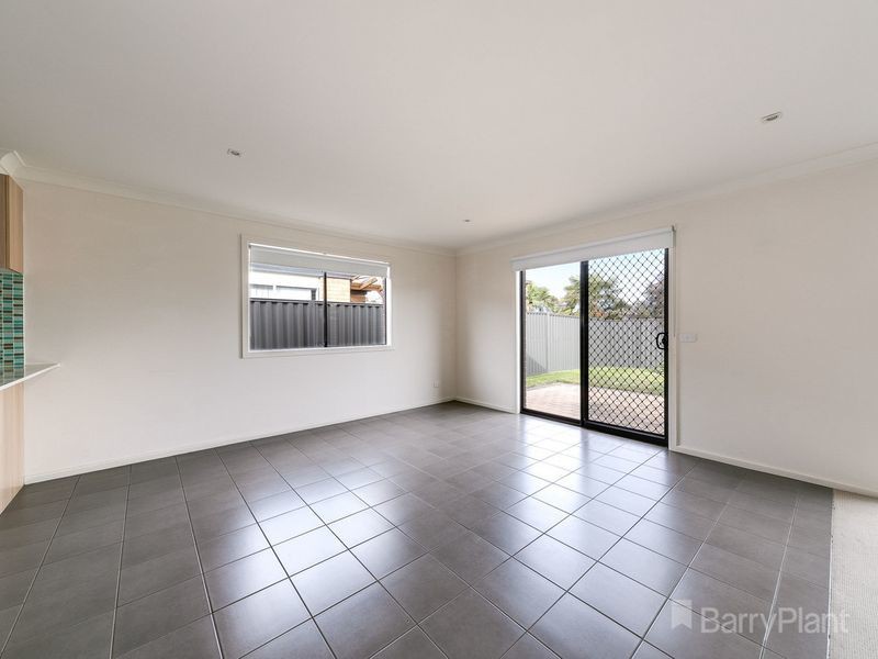 6 Cherry Blossom Chase, Pakenham, VIC 3810, Pakenham - Thumbnail 5