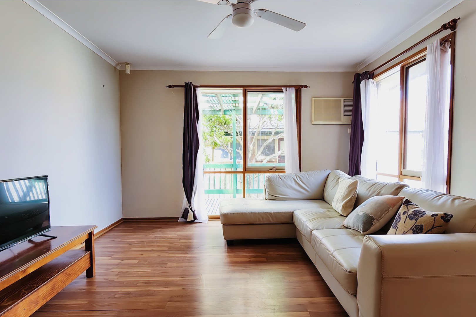 6 Christopher Close, Pakenham, VIC 3810, Pakenham - Thumbnail 3
