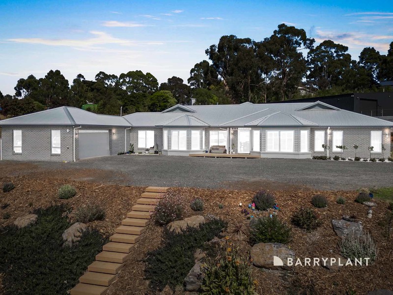 6 Clancy Court, Drouin, VIC 3818 - Image - 03/03/2025