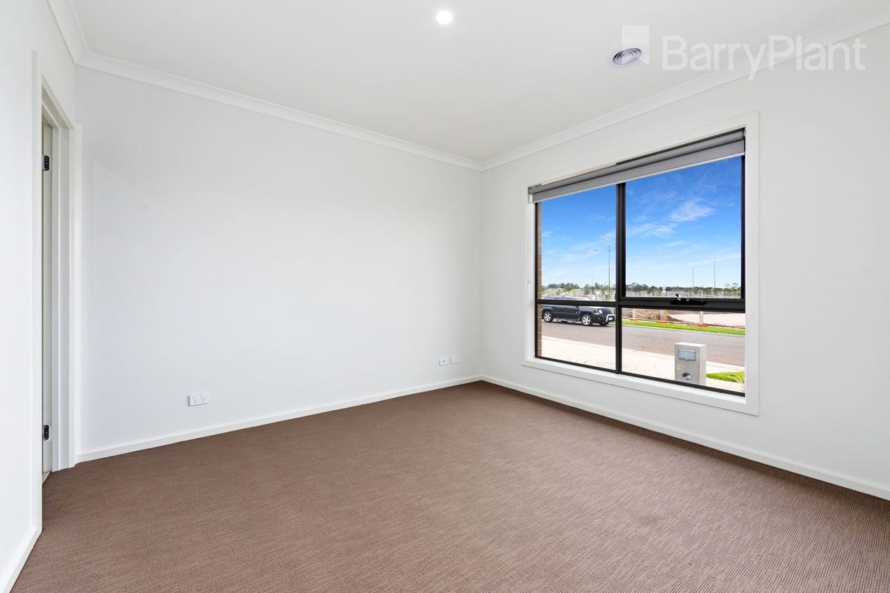6 Claremont Avenue, Rockbank, VIC 3335, Rockbank - Thumbnail 8