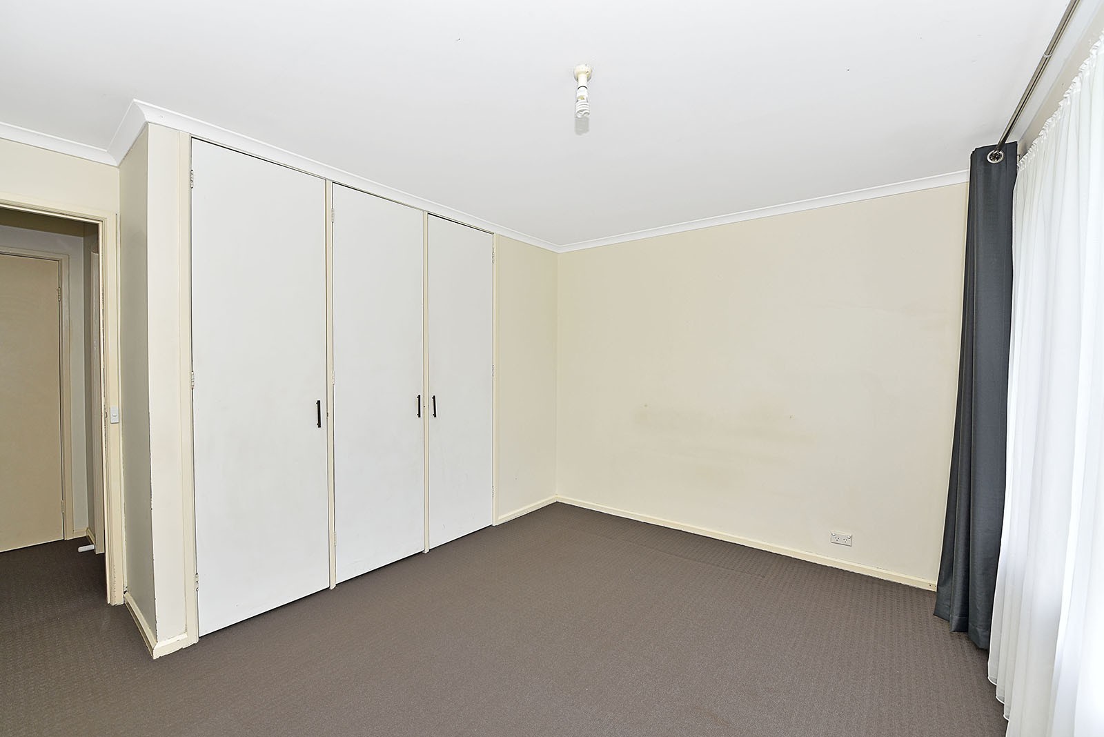 6 Clarke Drive, Gladstone Park, VIC 3043, Gladstone Park - Thumbnail 2