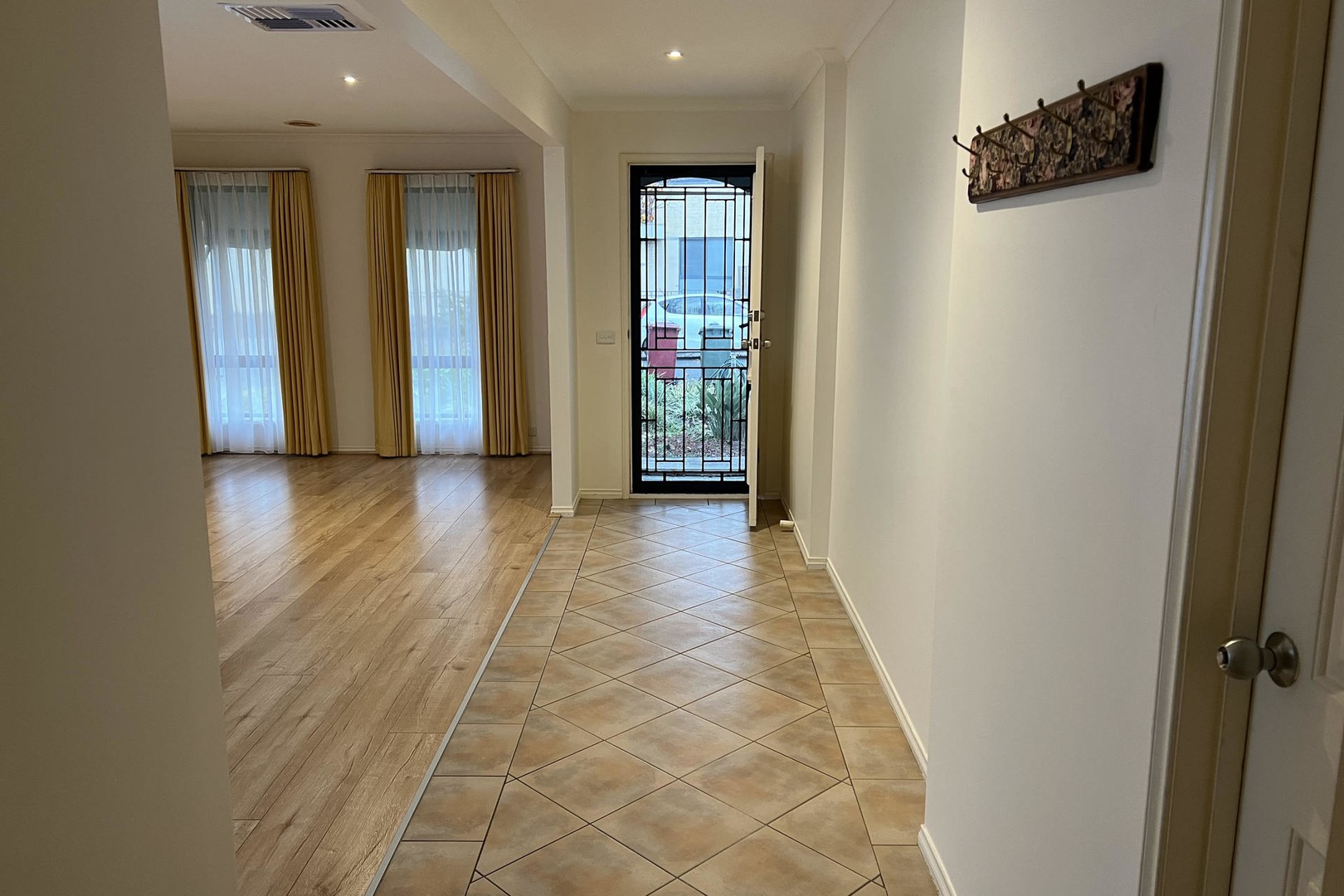 6 Classic Place, Craigieburn, VIC 3064, Craigieburn - Thumbnail 4