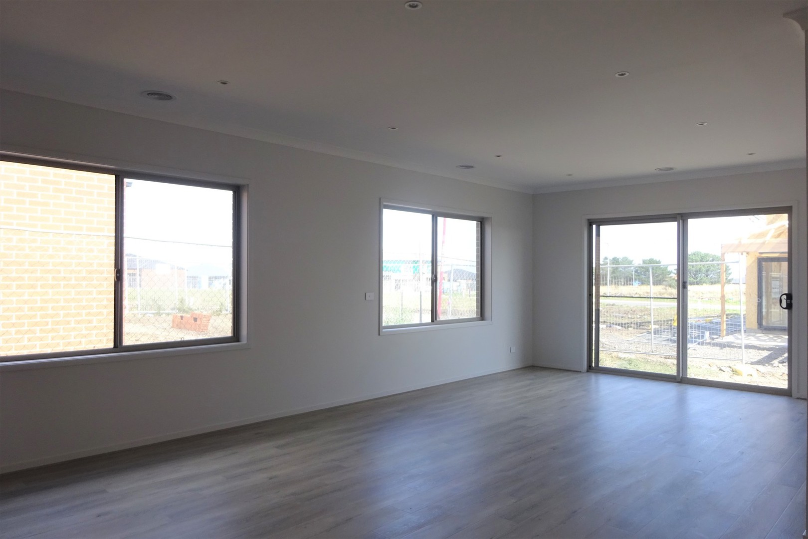 6 Claude Street, Kalkallo, VIC 3064 - Thumbnail 2 - 05/11/2025