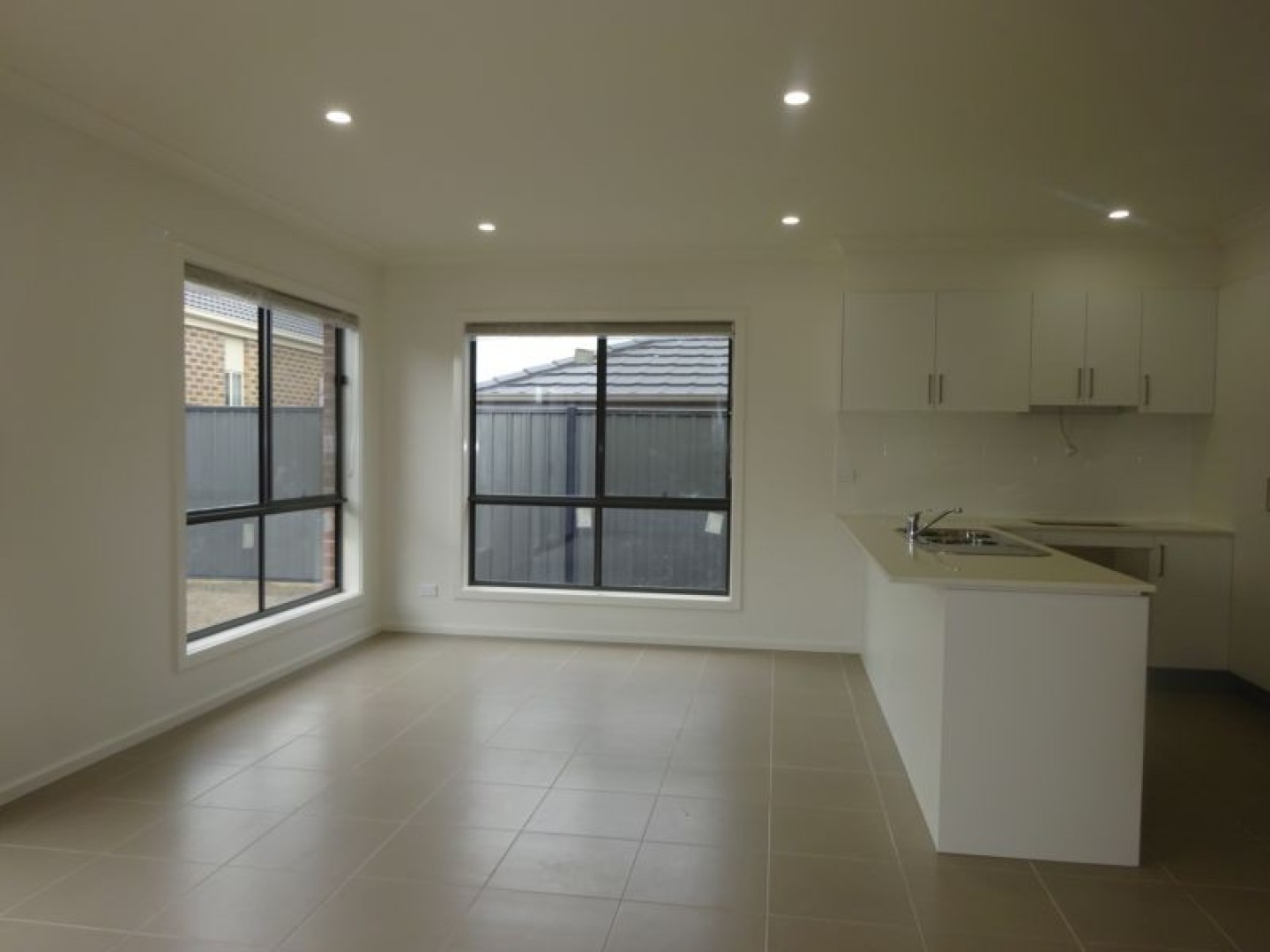6 Clendon Way, Craigieburn, VIC 3064, Craigieburn - Thumbnail 3