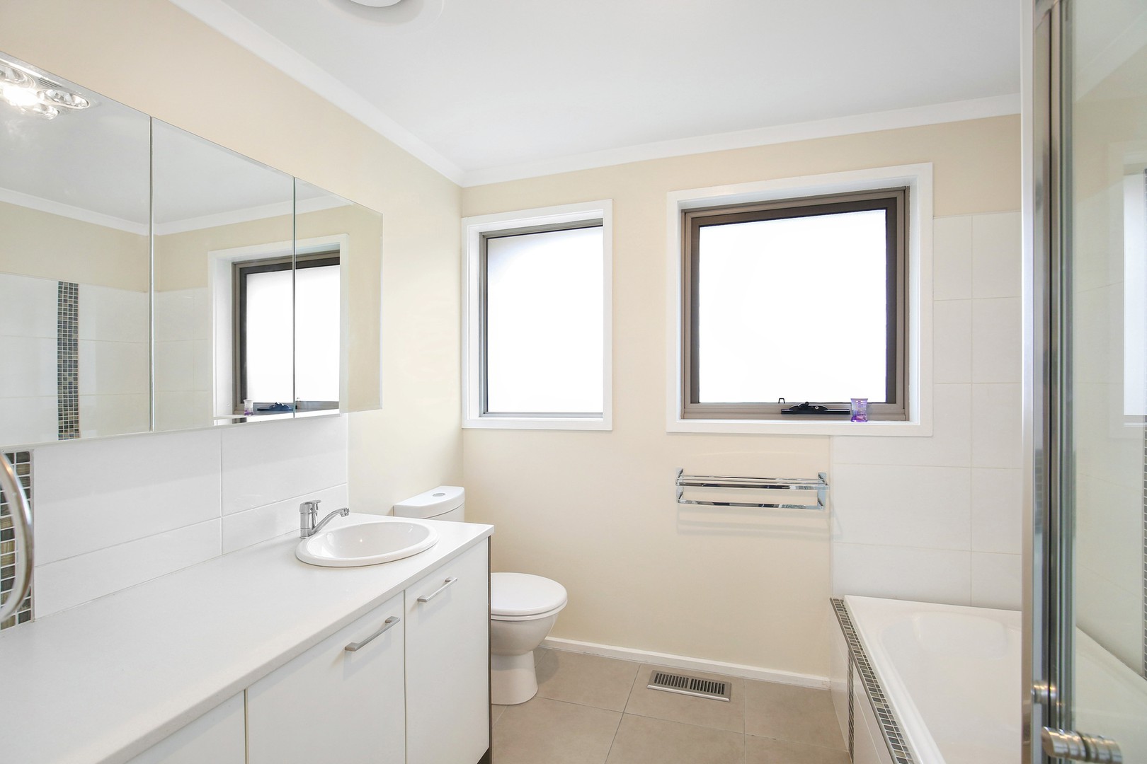 6 Coleen Street, Yallambie, VIC 3085, Yallambie - Thumbnail 3