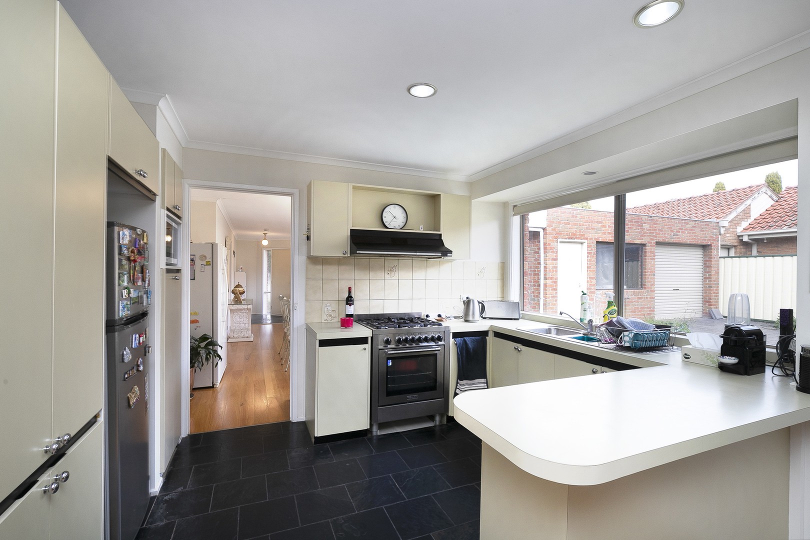 6 Commodore Court, Taylors Lakes, VIC 3038, Taylors Lakes - Thumbnail 3