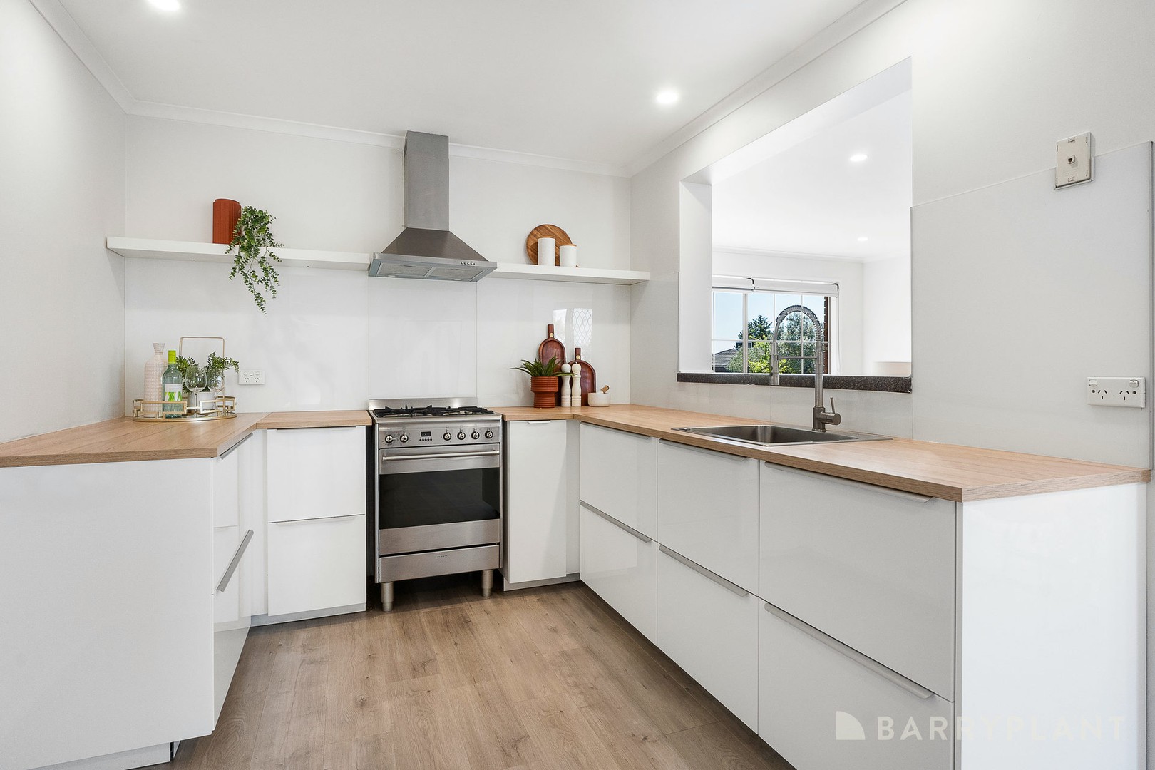 6 Cornell Place, Hampton Park, VIC 3976, Hampton Park - Thumbnail 2