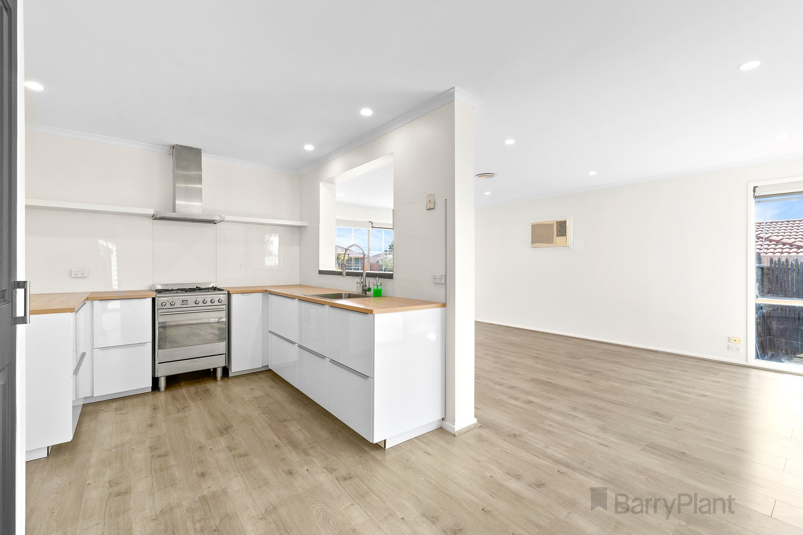 6 Cornell Place, Hampton Park, VIC 3976, Hampton Park - Thumbnail 3
