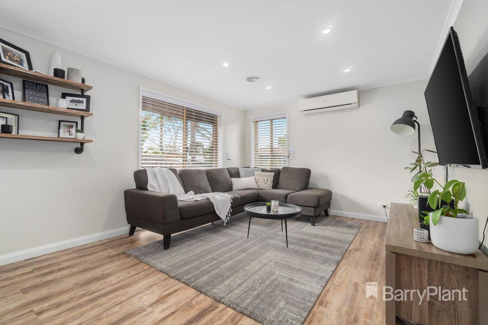 6 Coronet Close, Epping, VIC 3076, Epping - Thumbnail 2