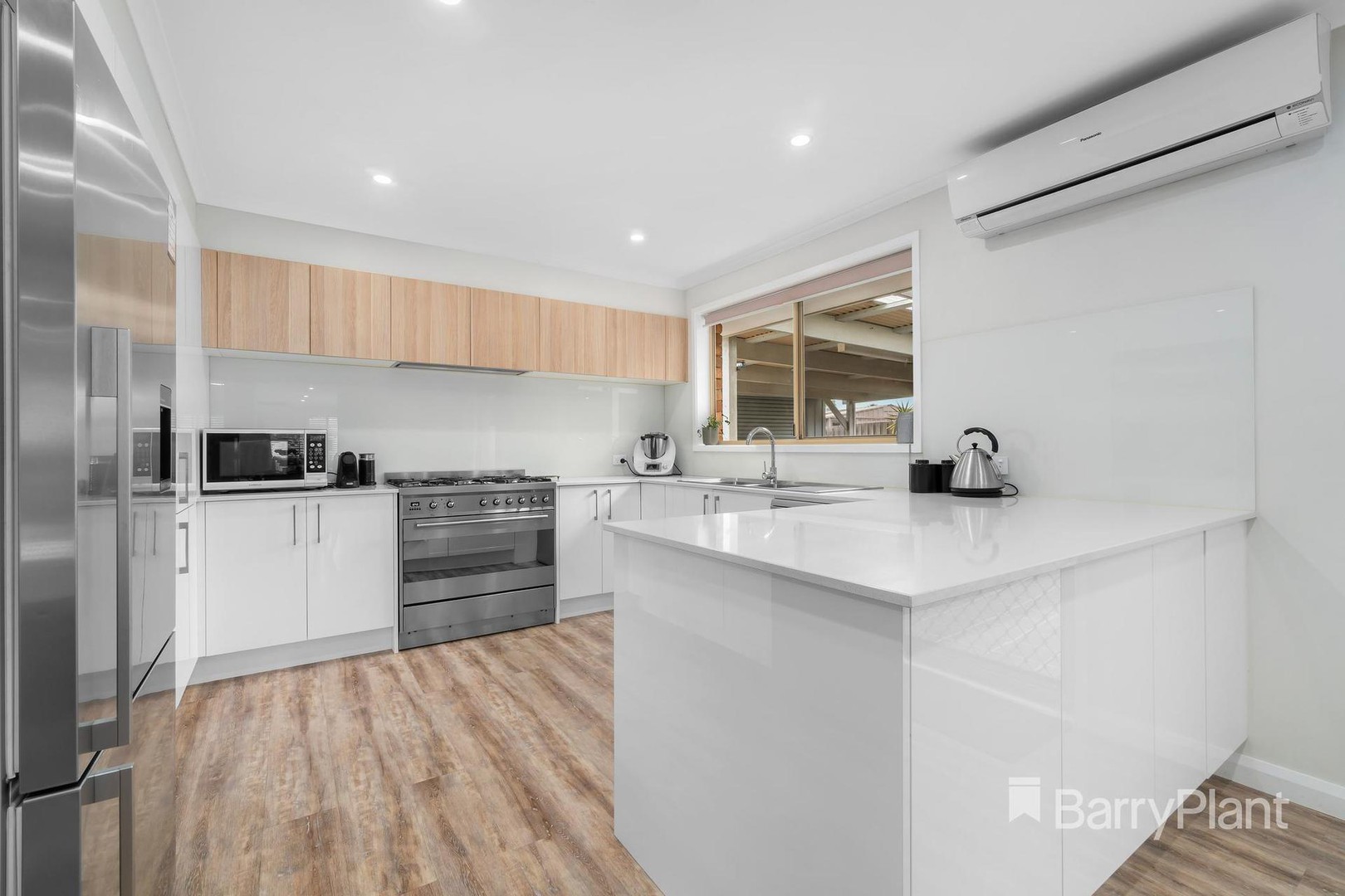 6 Coronet Close, Epping, VIC 3076, Epping - Thumbnail 3