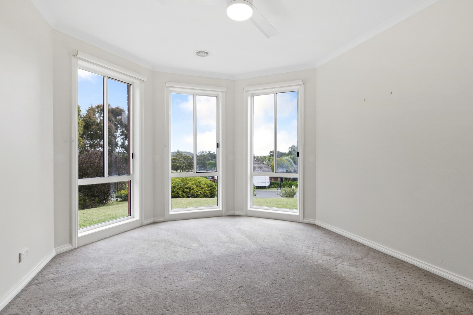 6 Correa Court, Mount Helen, VIC 3350 - Thumbnail 1 - 08/12/2021