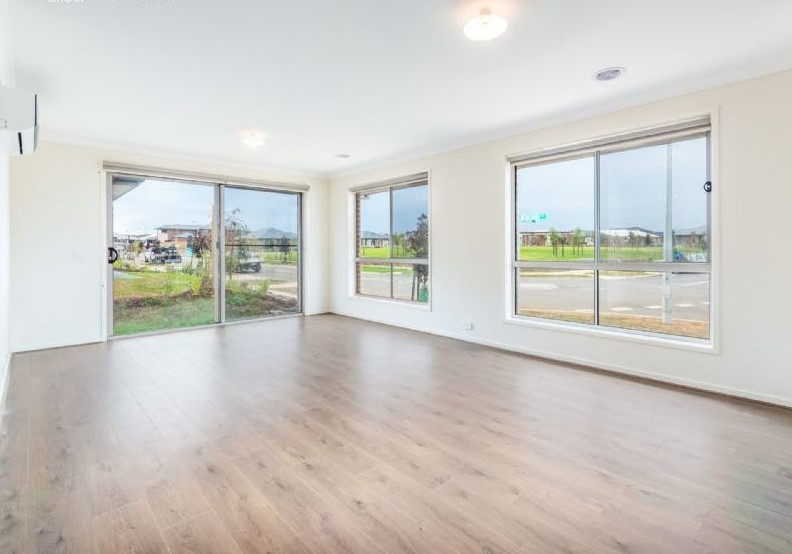 6 Crisp Street, Clyde North, VIC 3978 - Thumbnail 1 - 02/01/2025