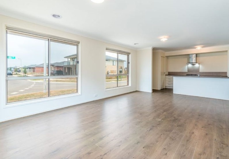 6 Crisp Street, Clyde North, VIC 3978, Clyde North - Thumbnail 4