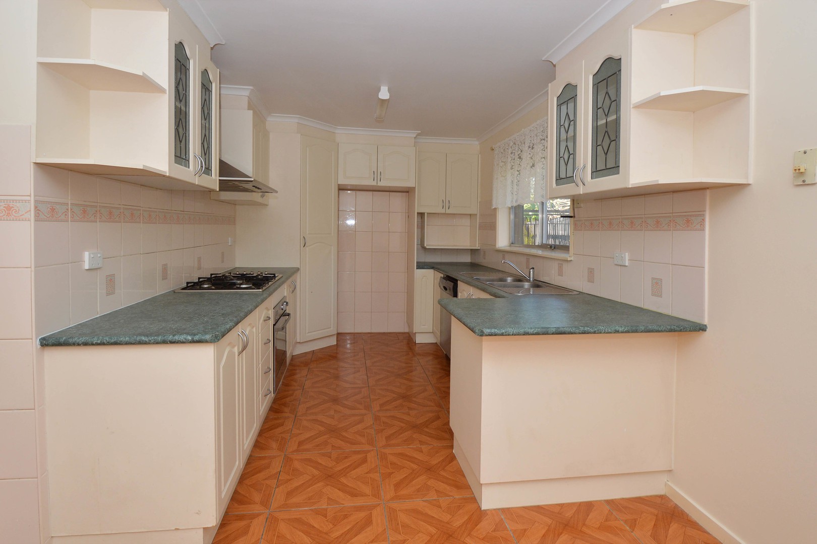 6 Cumberland Crescent, Thomastown, VIC 3074, Thomastown - Thumbnail 2