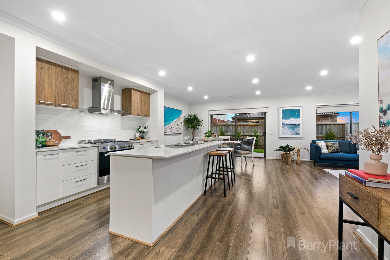 6 Dapple Crescent, Clyde North, VIC 3978, Clyde North - Thumbnail 3