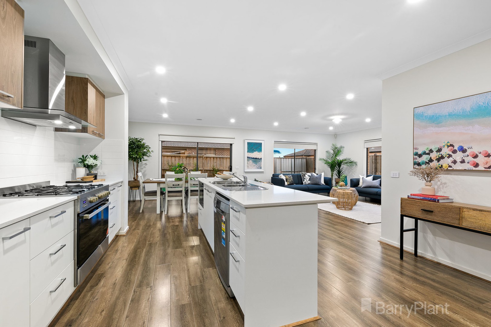 6 Dapple Crescent, Clyde North, VIC 3978, Clyde North - Thumbnail 4