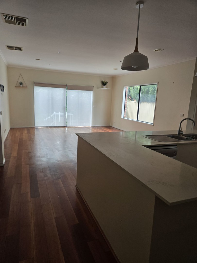 6 Deepdene Street, Caroline Springs, VIC 3023 - Thumbnail 1 - 25/10/2025