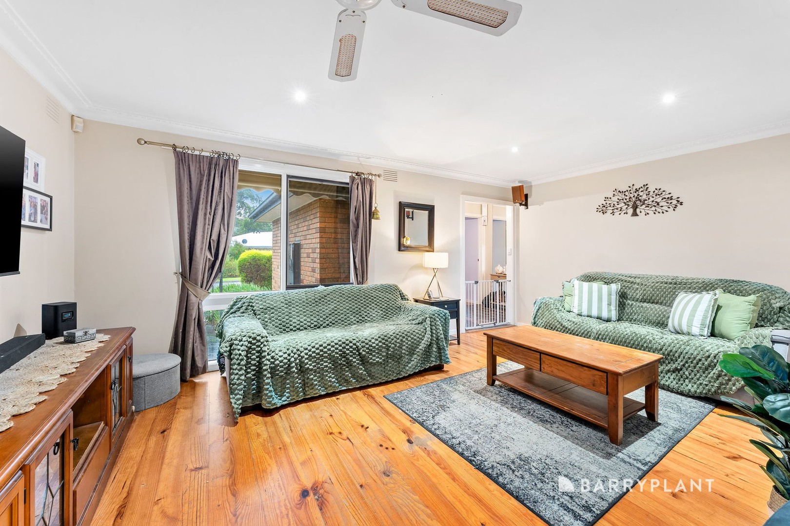 6 Denham Court, Scoresby, VIC 3179 - Thumbnail 2 - 08/04/2026