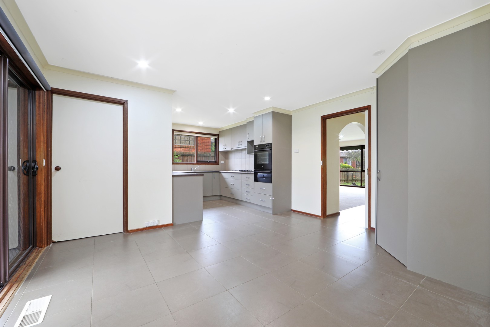 6 Denison Close, Rowville, VIC 3178, Rowville - Thumbnail 3