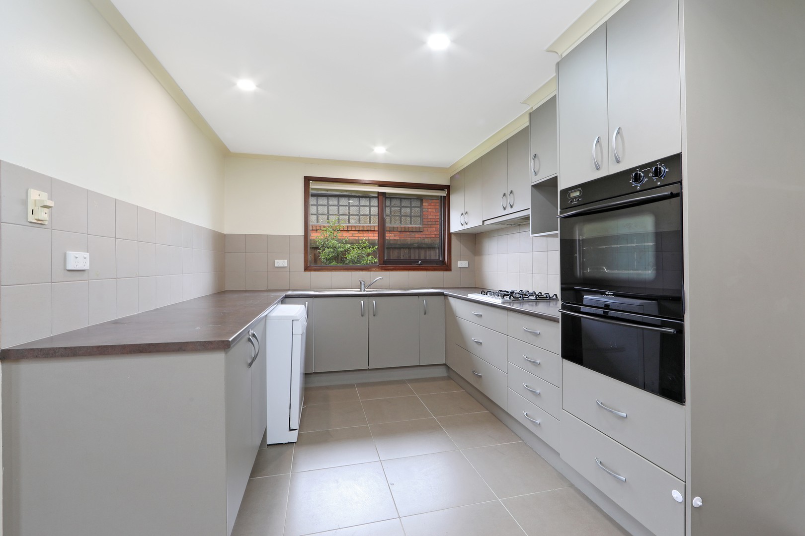 6 Denison Close, Rowville, VIC 3178, Rowville - Thumbnail 4