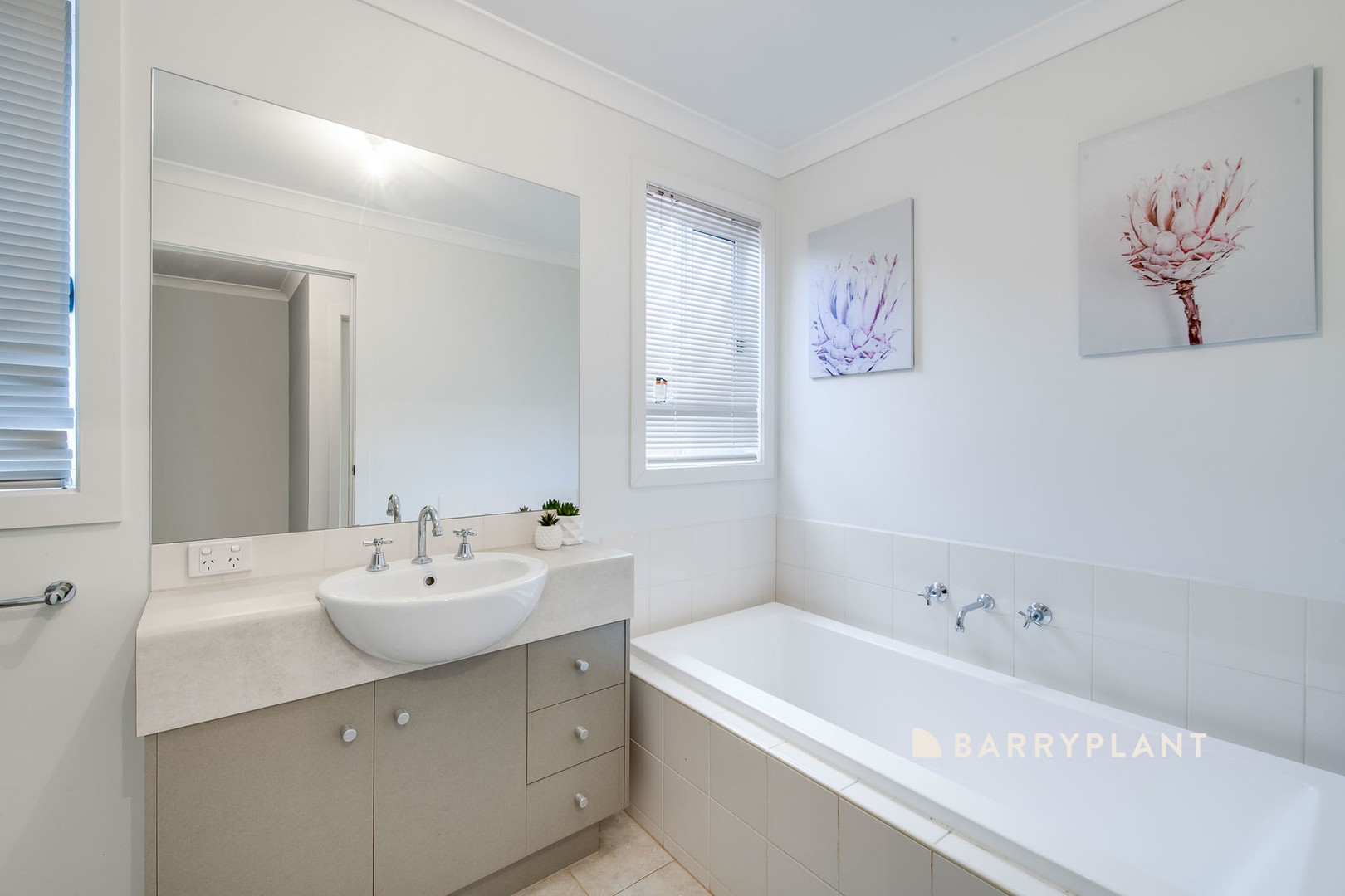 6 Devine Drive, Pakenham, VIC 3810, Pakenham - Thumbnail 5
