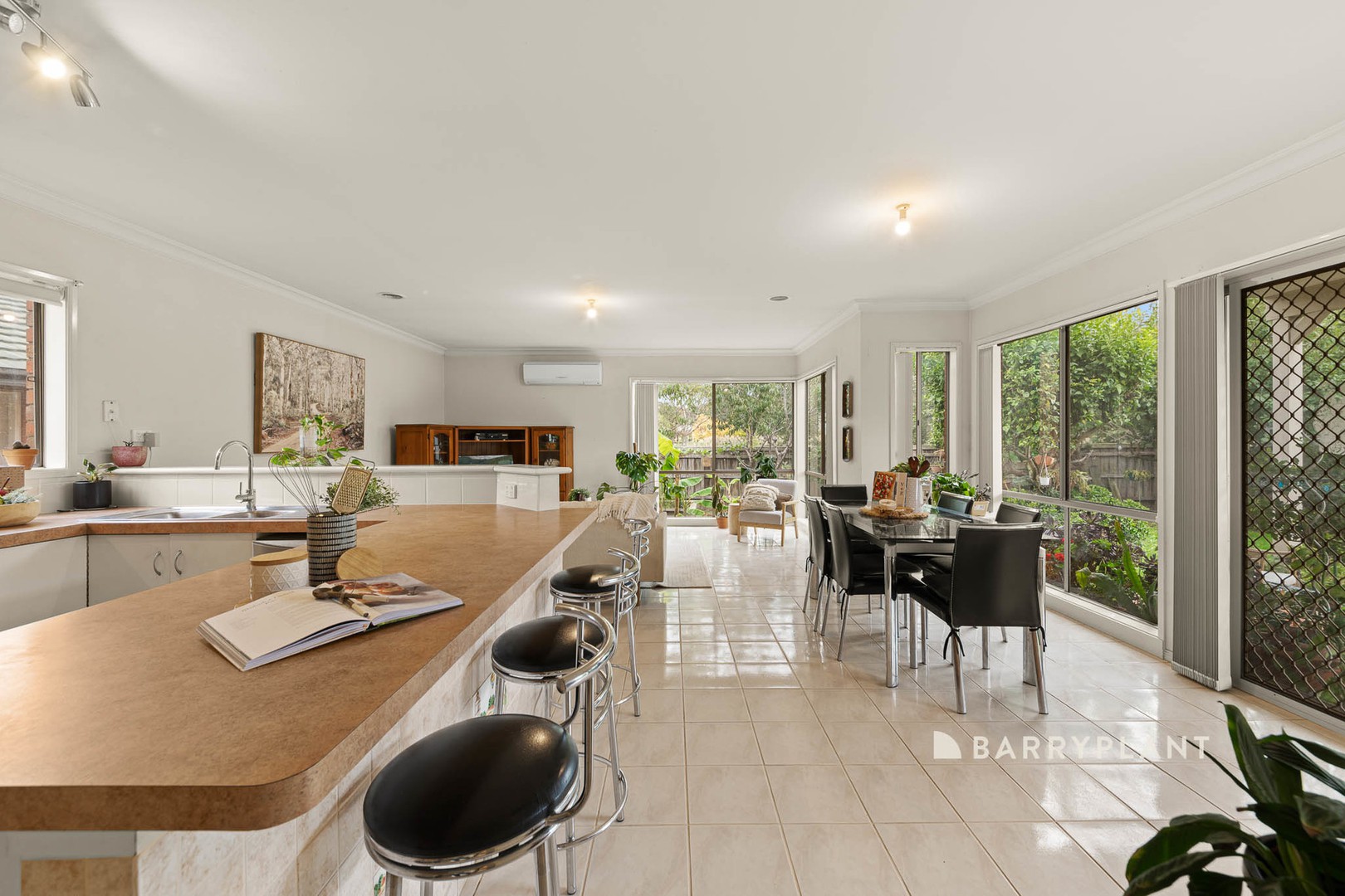 6 Drummer Lane, Narre Warren, VIC 3805, Narre Warren - Thumbnail 2
