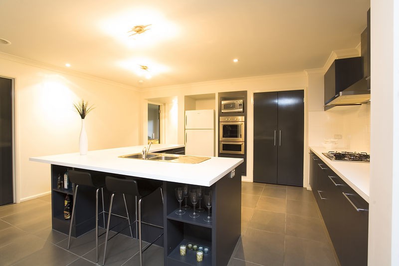 6 Drysdale Crescent, Point Cook, VIC 3030, Point Cook - Thumbnail 4