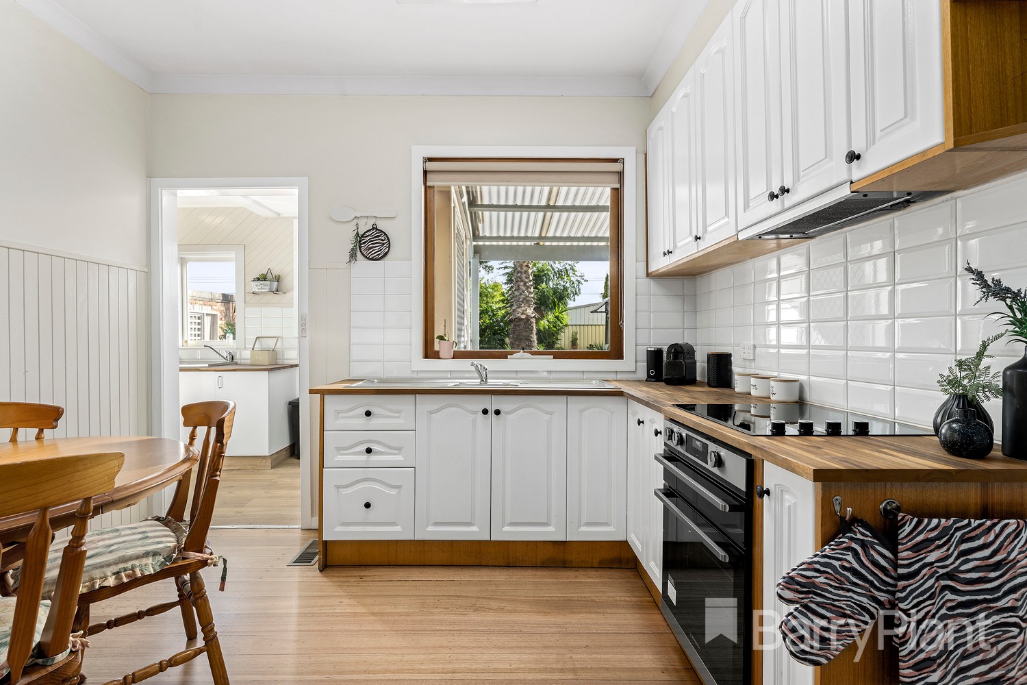 6 Dunbar Avenue, Sunshine, VIC 3020, Sunshine - Thumbnail 4