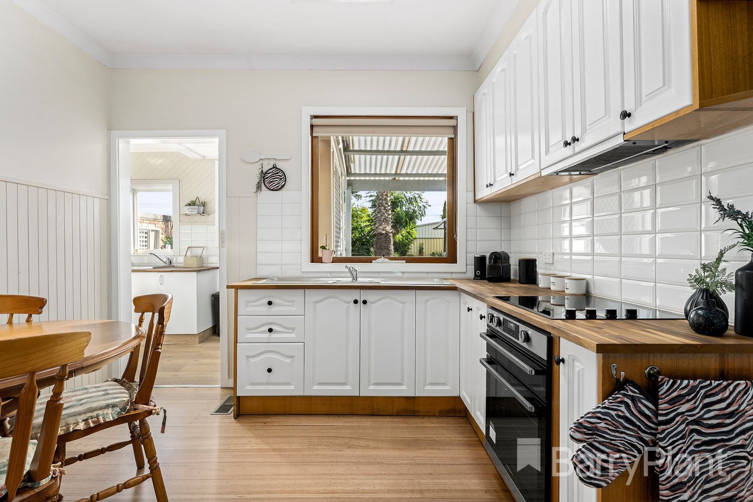 6 Dunbar Avenue, Sunshine, VIC 3020, Sunshine - Thumbnail 5