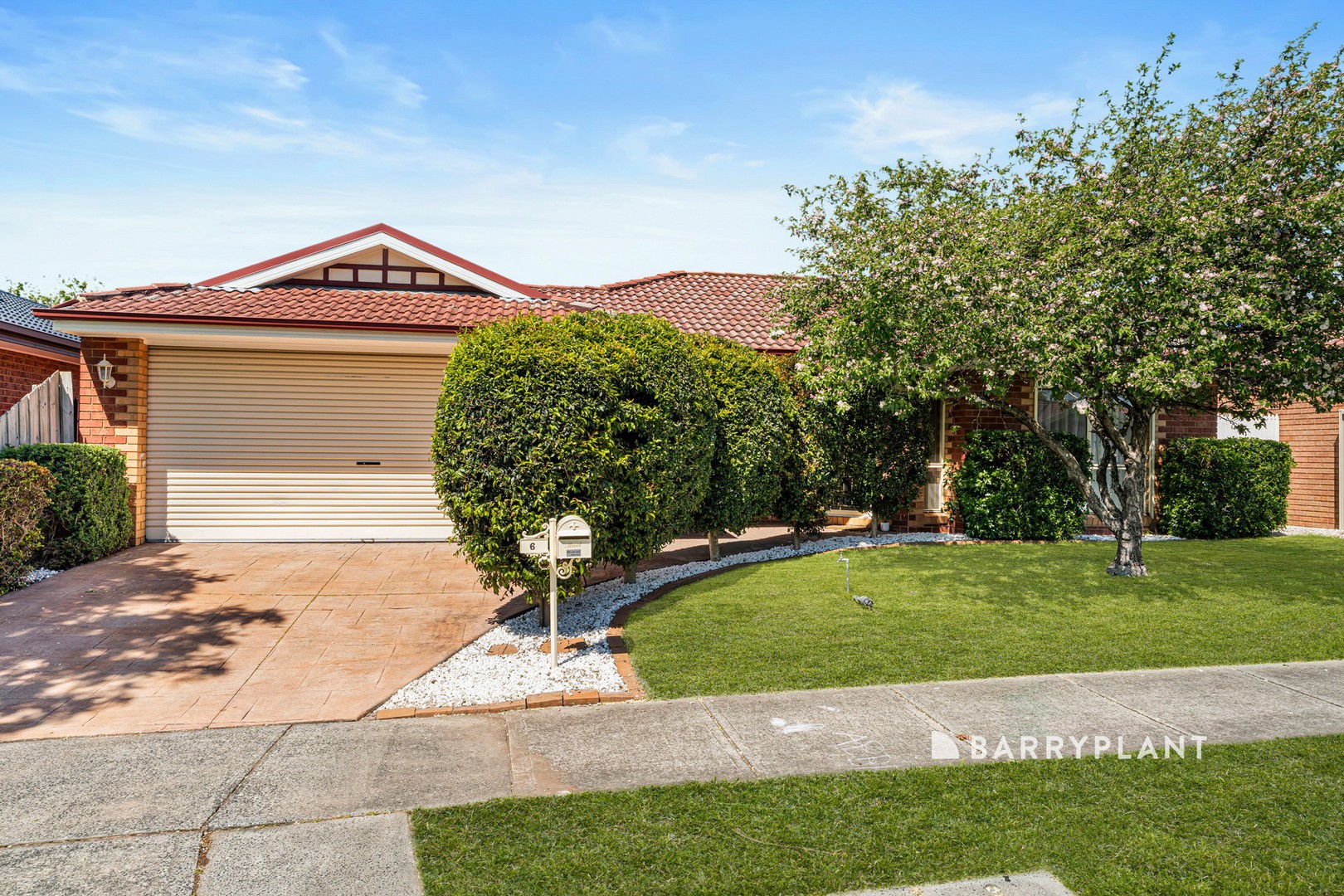 6 Dunraven Court, Narre Warren - Image 1