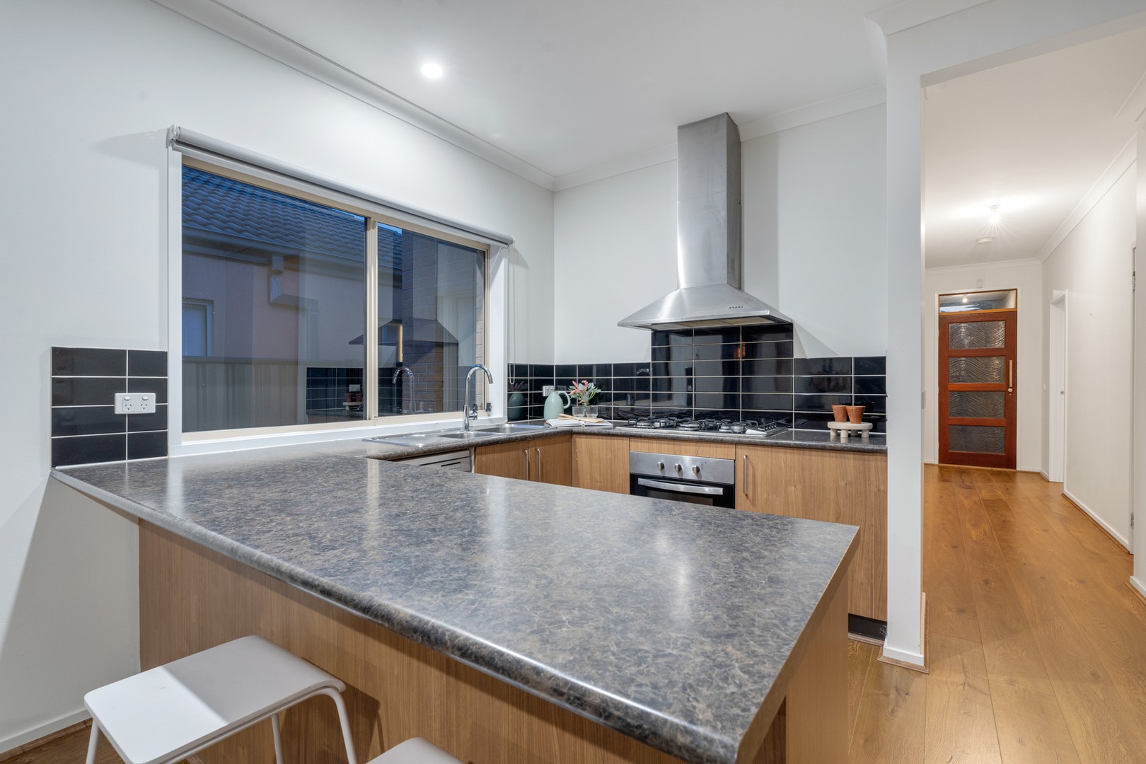 6 Elland Court, Craigieburn, VIC 3064, Craigieburn - Thumbnail 3