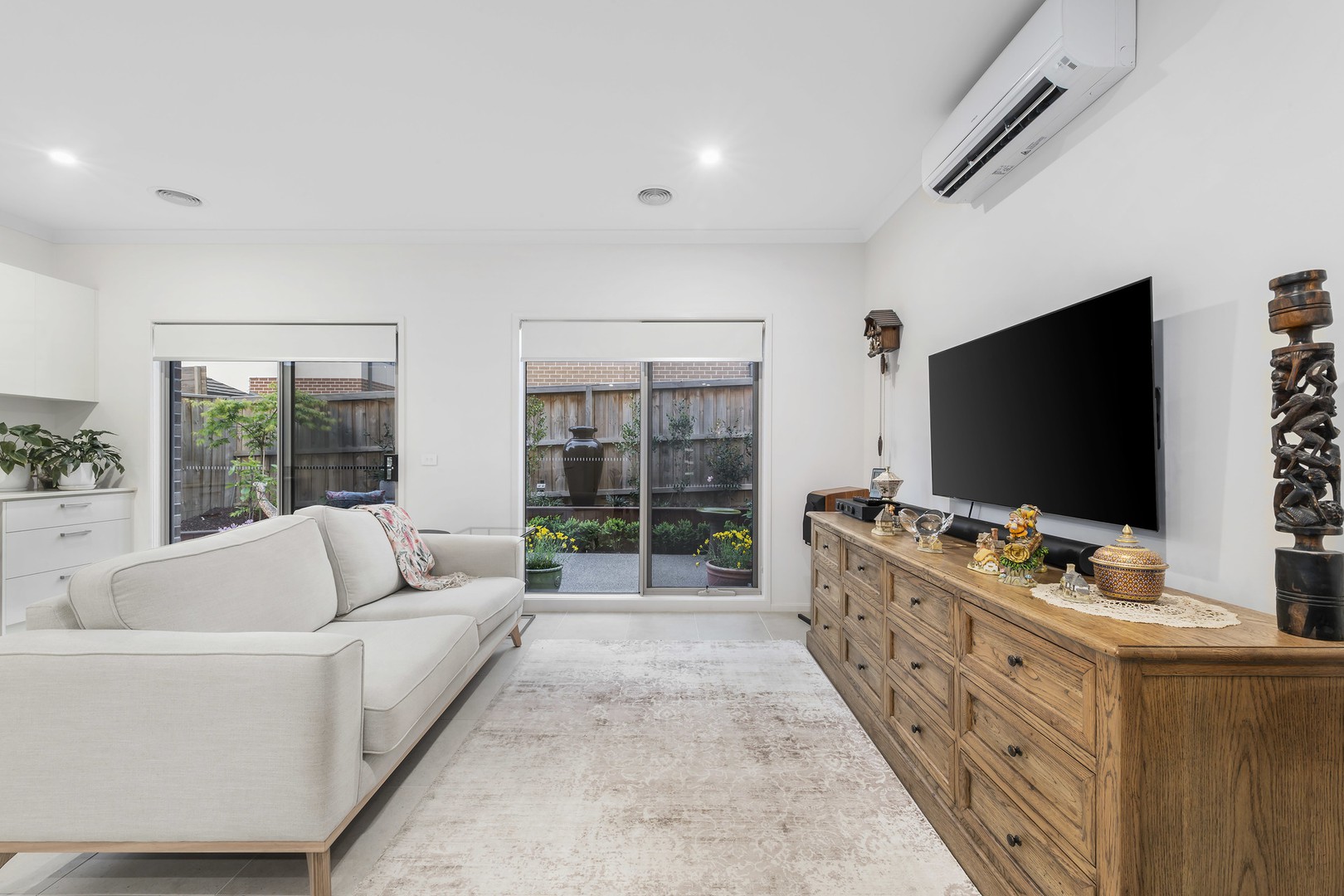 6 Elphinstone Way, Wantirna South, VIC 3152, Wantirna South - Thumbnail 2