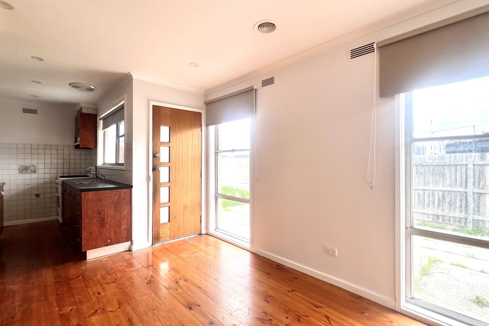 6 Emslie Street, Sunshine West, VIC 3020 - Thumbnail 2 - 27/11/2025