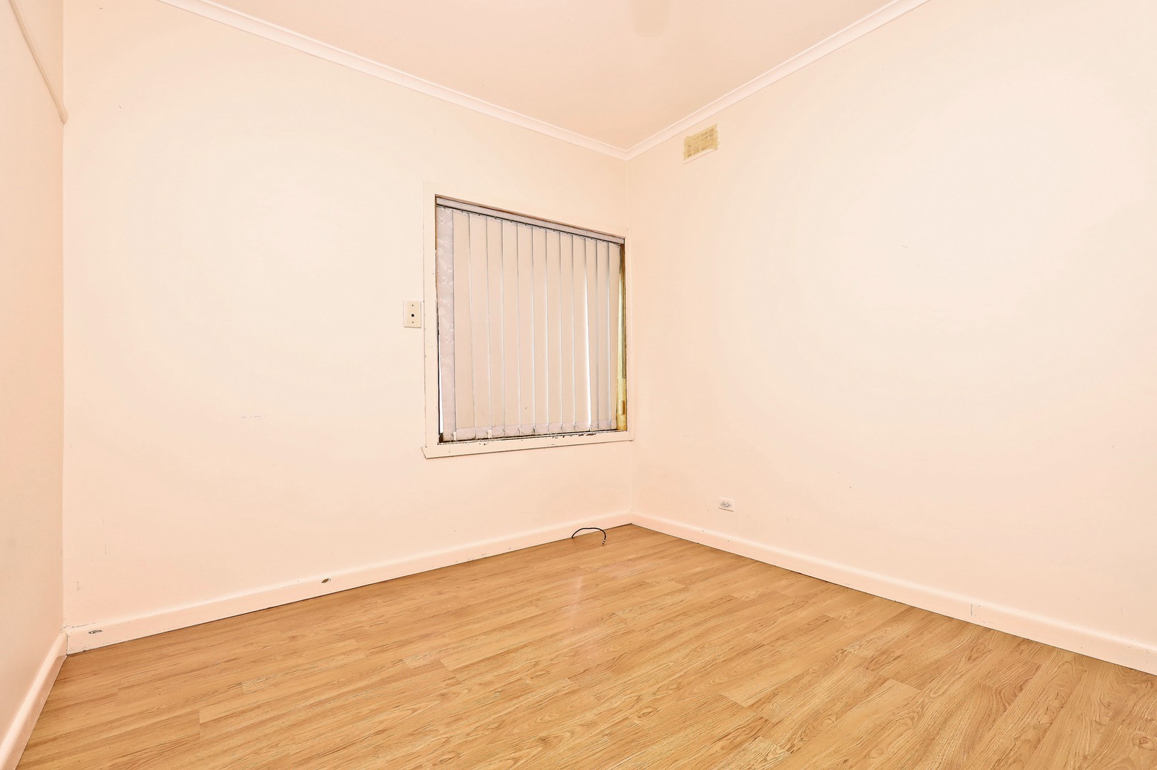 6 Erica Avenue, St Albans, VIC 3021, St Albans - Thumbnail 3
