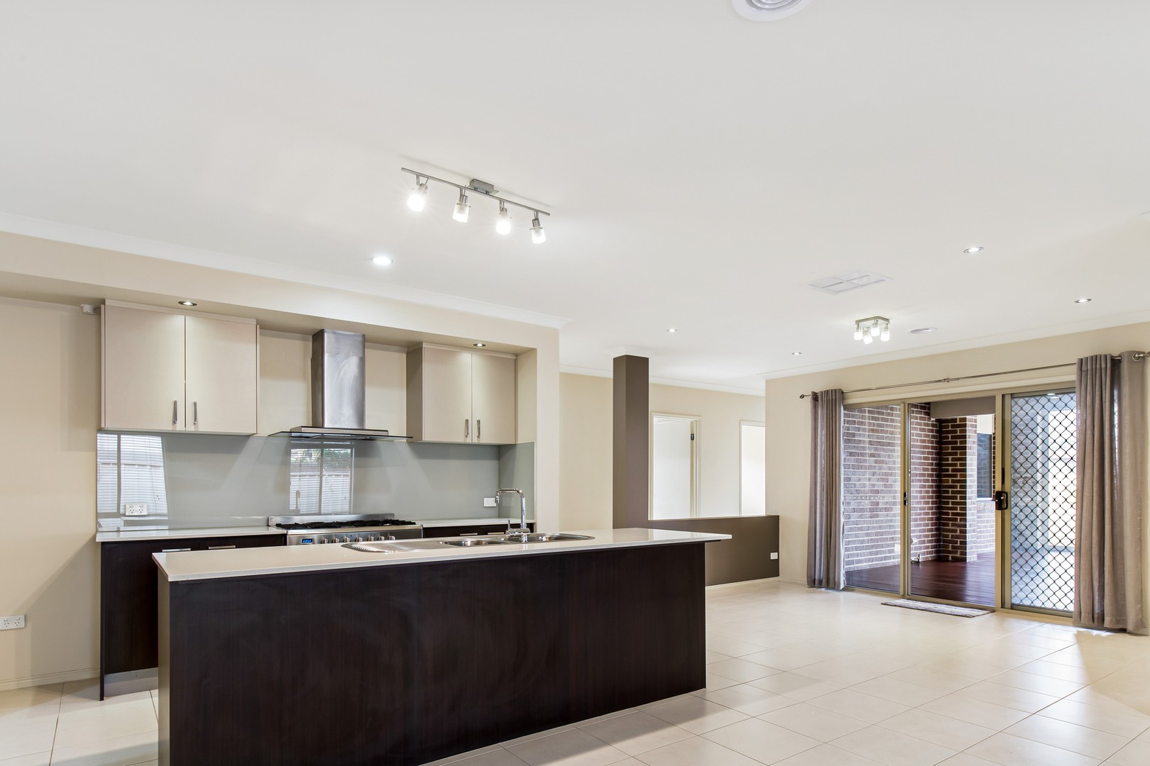 6 Faddie Street, Cairnlea, VIC 3023, Cairnlea - Thumbnail 4