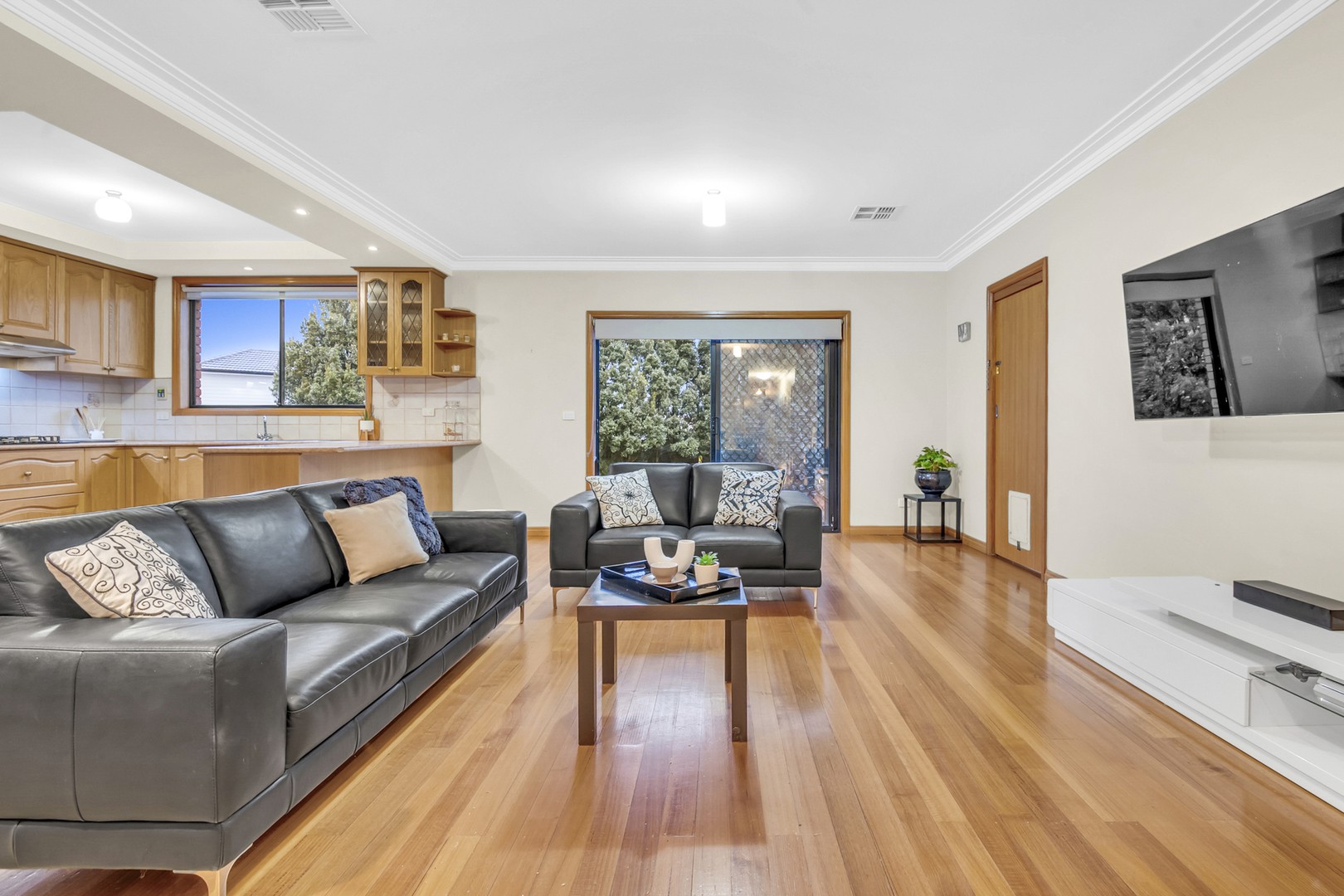 6 Falmouth Court, Craigieburn, VIC 3064, Craigieburn - Thumbnail 5