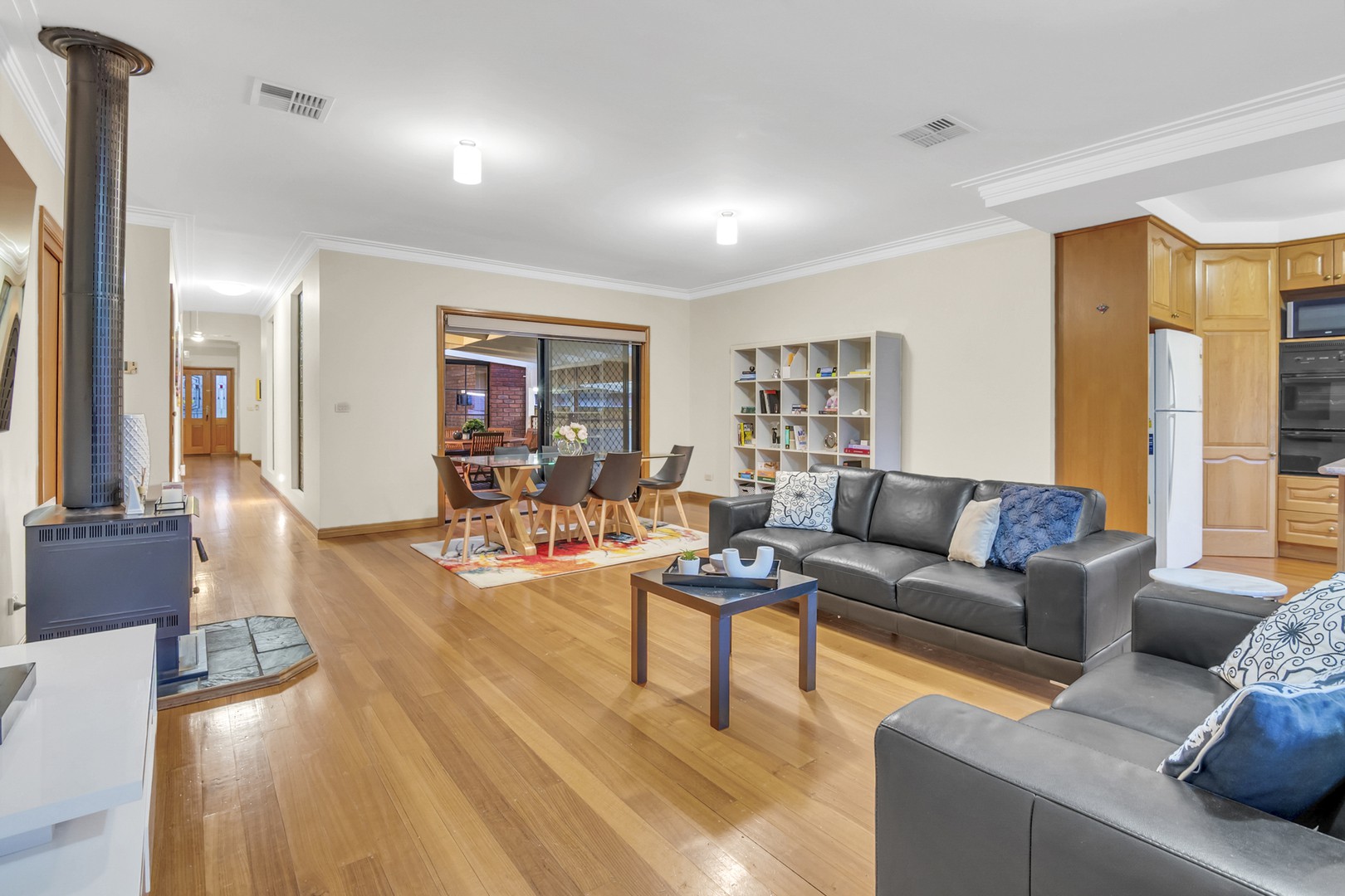 6 Falmouth Court, Craigieburn, VIC 3064, Craigieburn - Thumbnail 6
