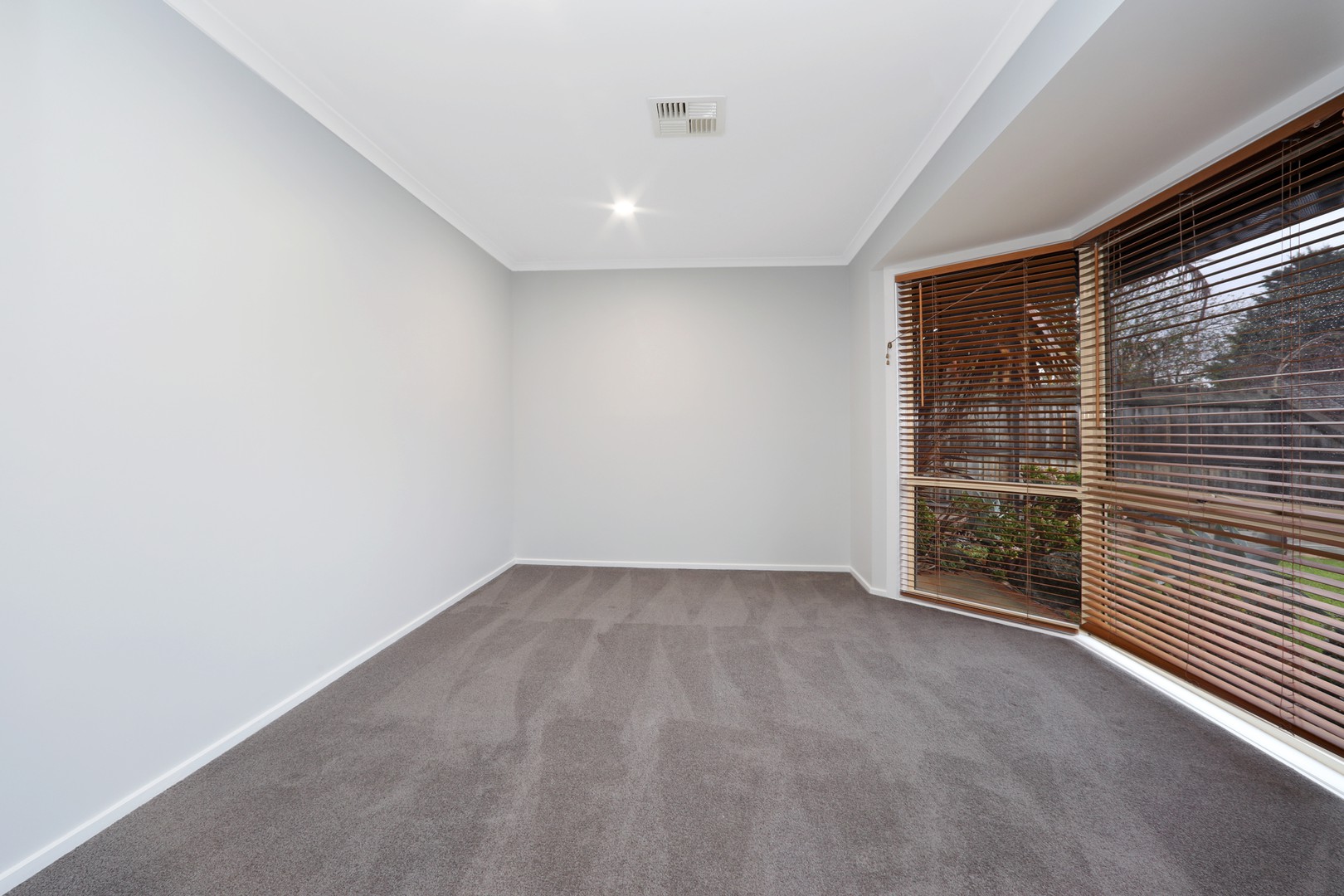 6 Fernlea Avenue, Rowville, VIC 3178 - Thumbnail 2 - 05/08/2026