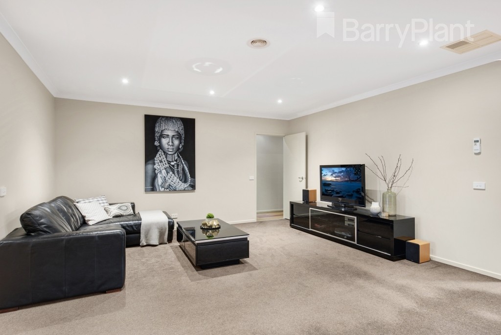 6 Florey Avenue, Point Cook, VIC 3030, Point Cook - Thumbnail 4