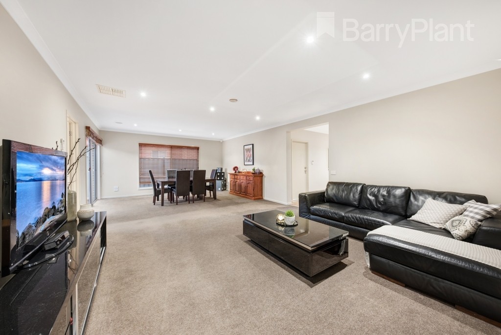 6 Florey Avenue, Point Cook, VIC 3030, Point Cook - Thumbnail 6