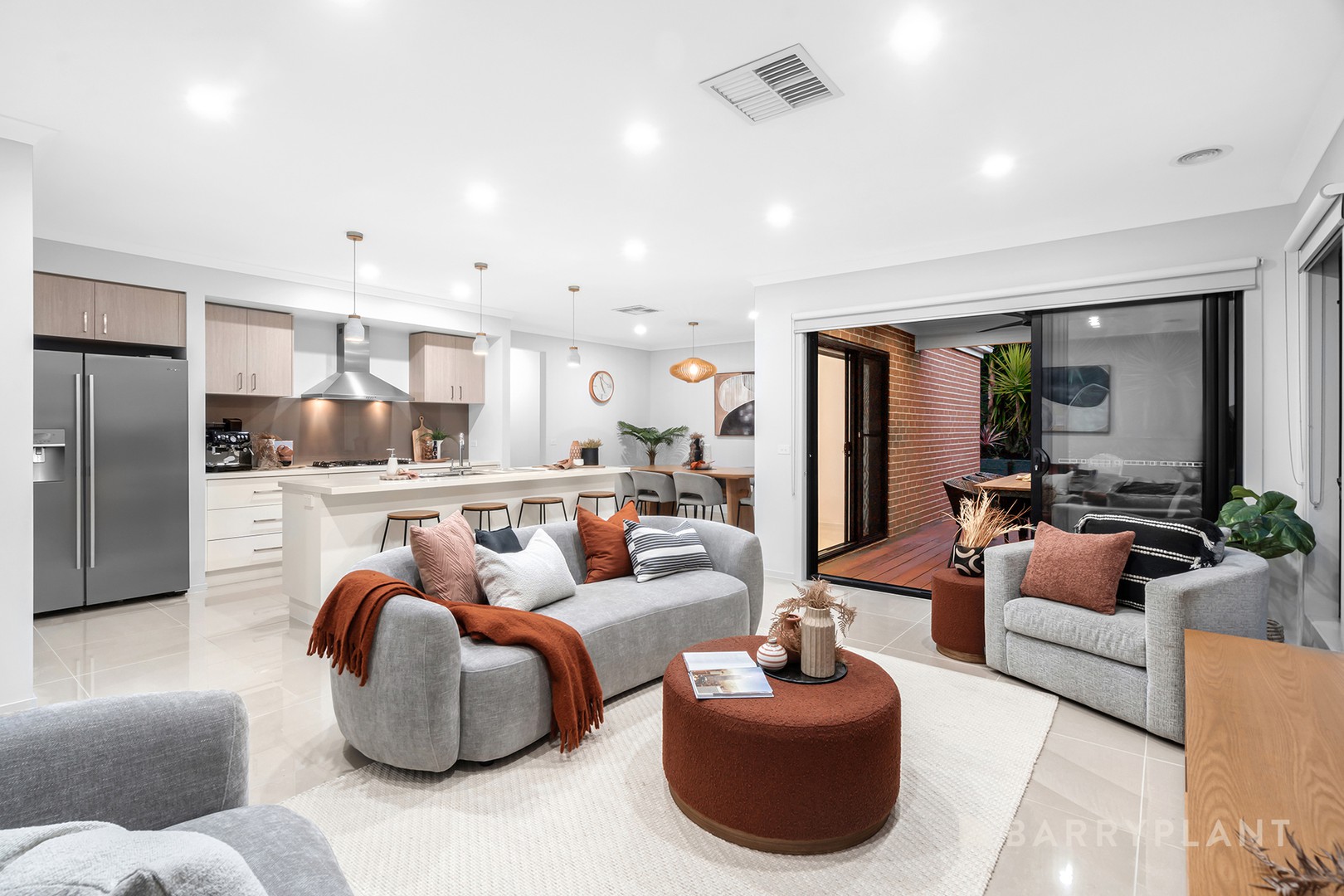 6 Footman Mews, Chirnside Park, VIC 3116, Chirnside Park - Thumbnail 2