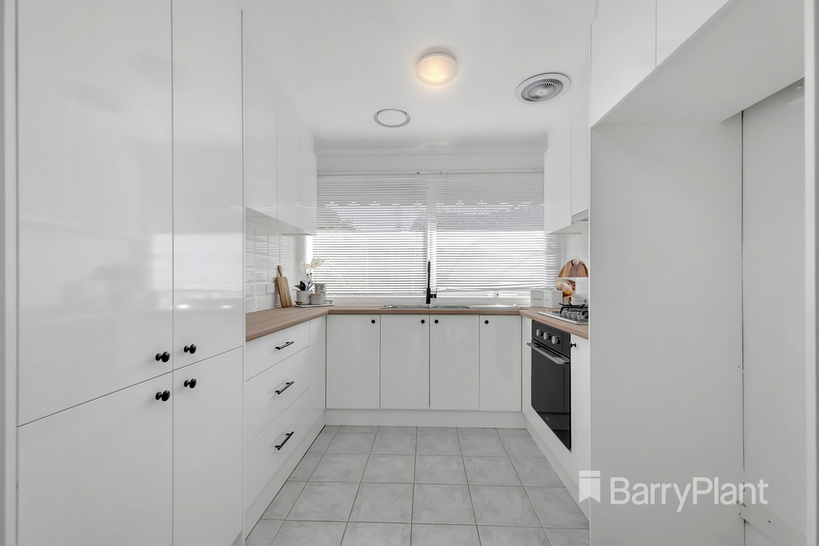 6 Ford Court, Mill Park, VIC 3082, Mill Park - Thumbnail 4