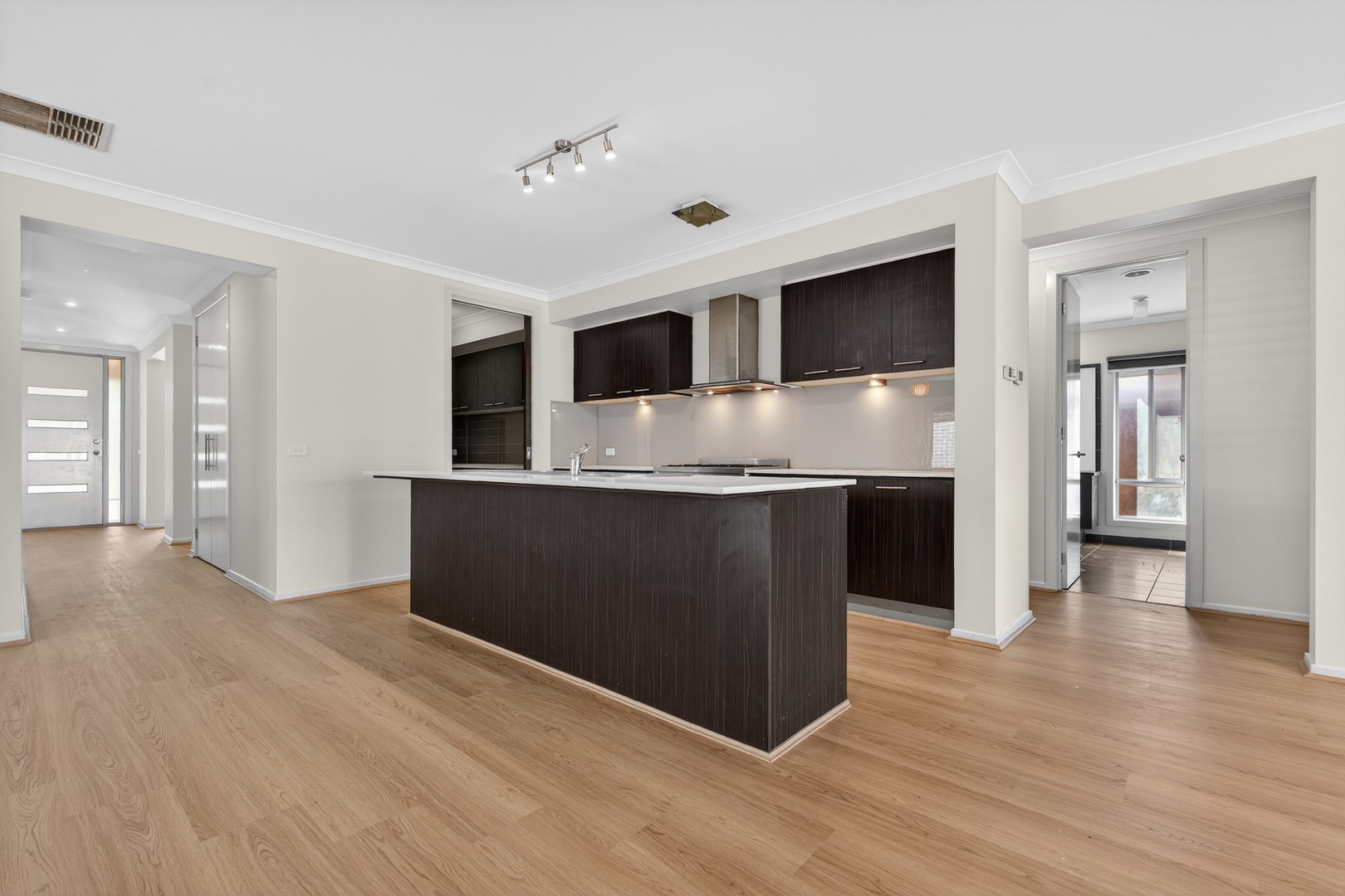 6 Fremantle Place, Taylors Hill, VIC 3037, Taylors Hill - Thumbnail 3