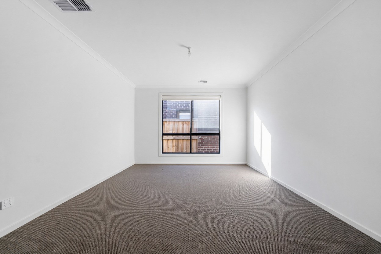 6 Gamesley Avenue, Werribee, VIC 3030, Werribee - Thumbnail 4