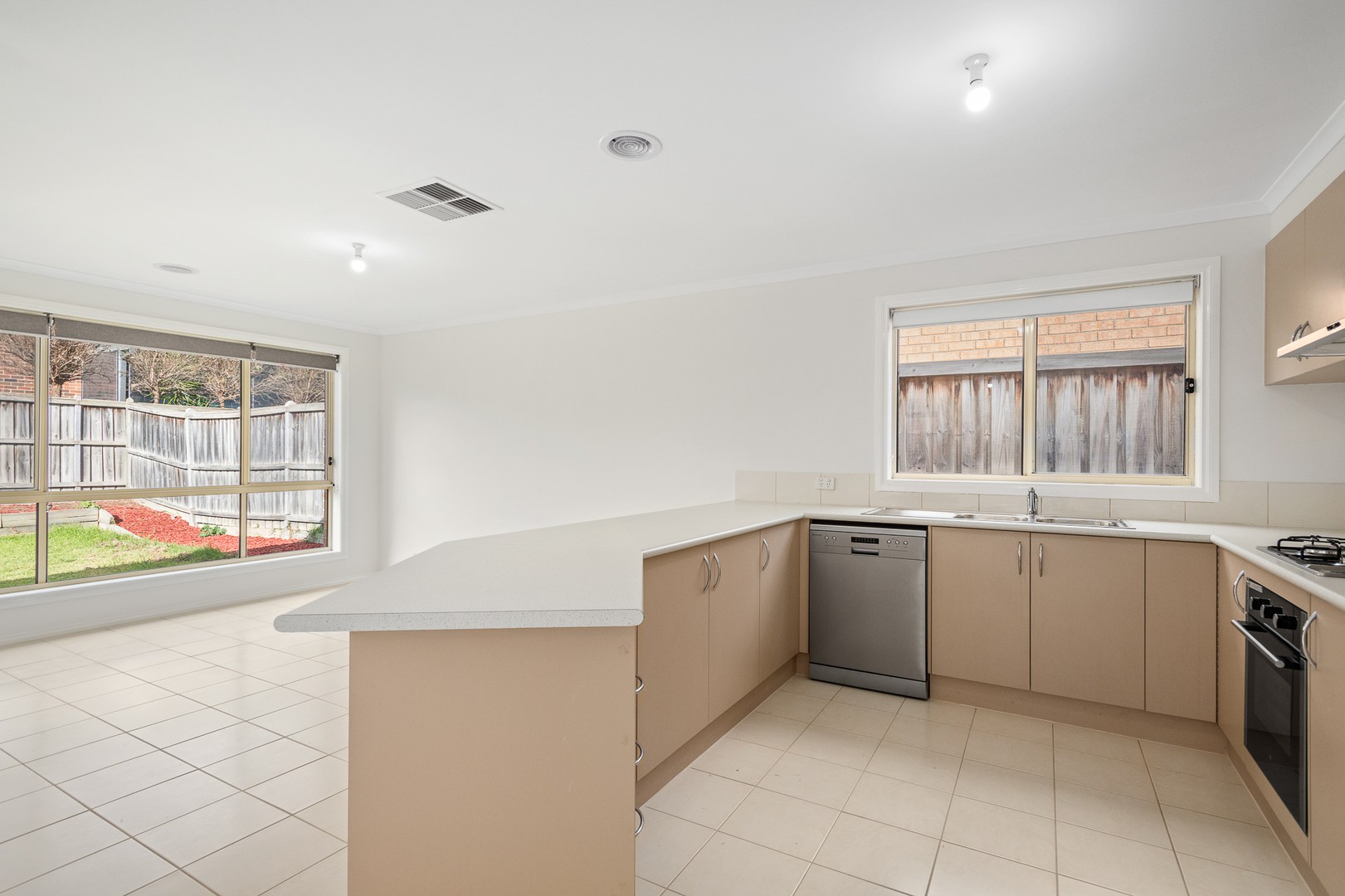 6 Garden RoadDoreen, VIC 3754  - Leased, Doreen - Thumbnail 2