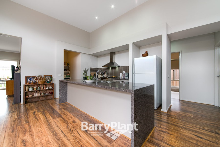 6 Glenelg Street, Clyde North, VIC 3978, Clyde North - Thumbnail 3