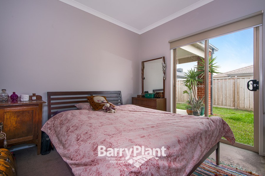 6 Glenelg Street, Clyde North, VIC 3978, Clyde North - Thumbnail 8